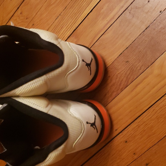 Men Jordans - Picture 3 of 7